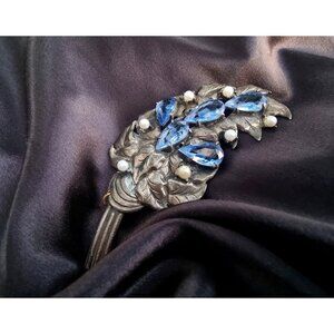 Rare Find Vintage 1920-1930s Blue Rhinestones Silver Metal Toned Large Leaf Broo